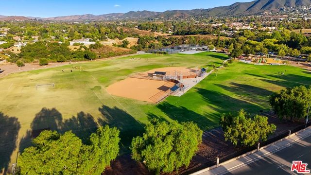 1752 Blossom Court, Newbury Park, CA 91320