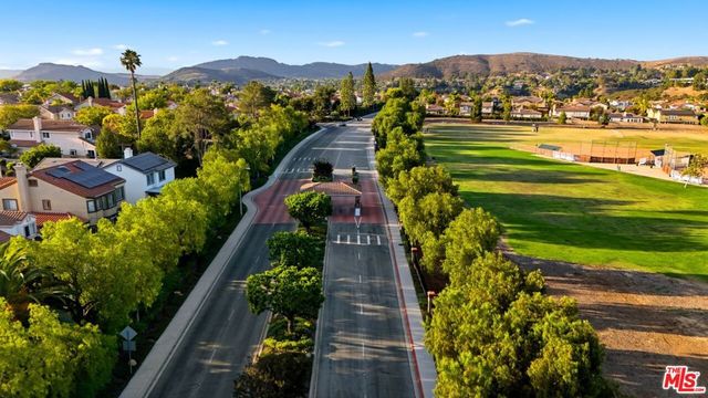 1752 Blossom Court, Newbury Park, CA 91320