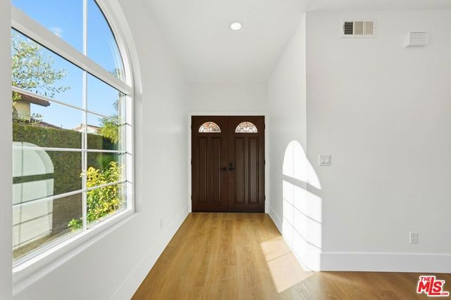 1752 Blossom Court, Newbury Park, CA 91320