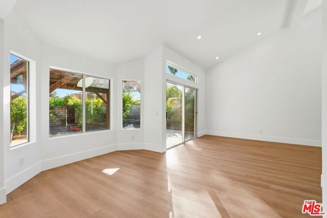 1752 Blossom Court, Newbury Park, CA 91320