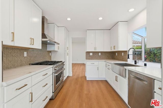1752 Blossom Court, Newbury Park, CA 91320