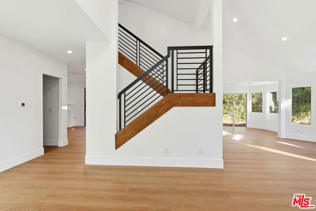 1752 Blossom Court, Newbury Park, CA 91320