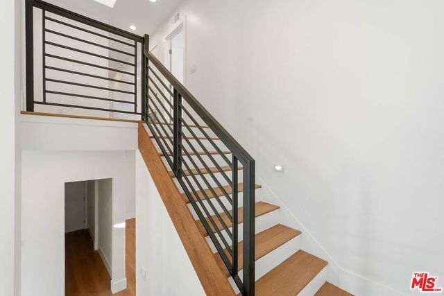 1752 Blossom Court, Newbury Park, CA 91320