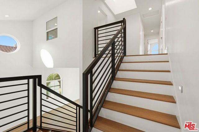 1752 Blossom Court, Newbury Park, CA 91320