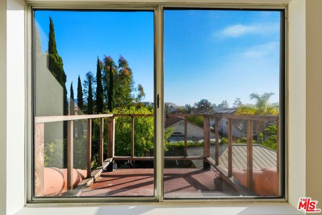 1752 Blossom Court, Newbury Park, CA 91320