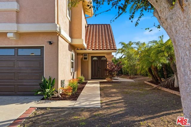 1752 Blossom Court, Newbury Park, CA 91320