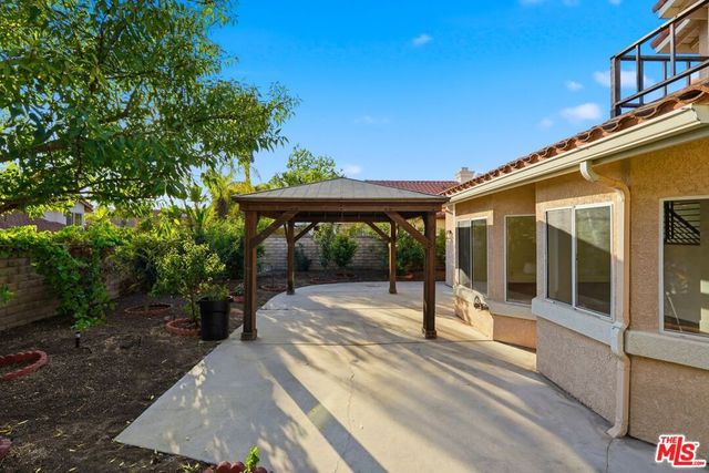 1752 Blossom Court, Newbury Park, CA 91320