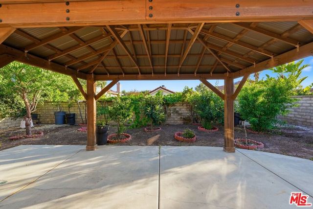 1752 Blossom Court, Newbury Park, CA 91320