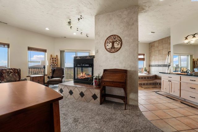 34214 S Glenn Miller Road Pr Se, Kennewick, WA 99338