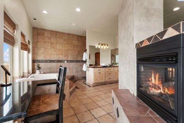 34214 S Glenn Miller Road Pr Se, Kennewick, WA 99338