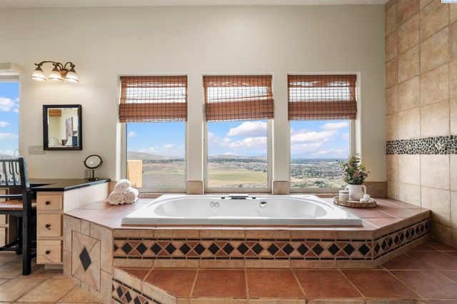 34214 S Glenn Miller Road Pr Se, Kennewick, WA 99338