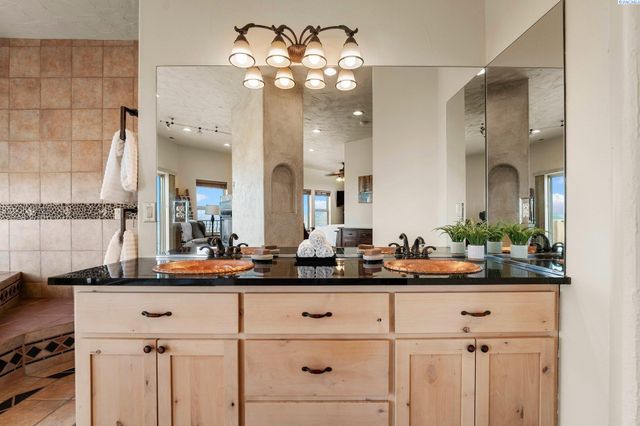 34214 S Glenn Miller Road Pr Se, Kennewick, WA 99338