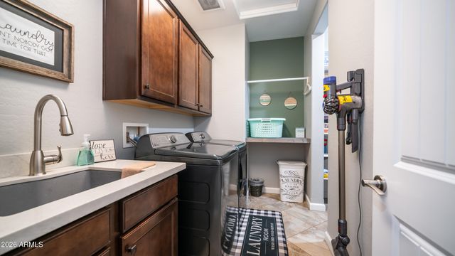 10533 E KINETIC Drive, Mesa, AZ 85212