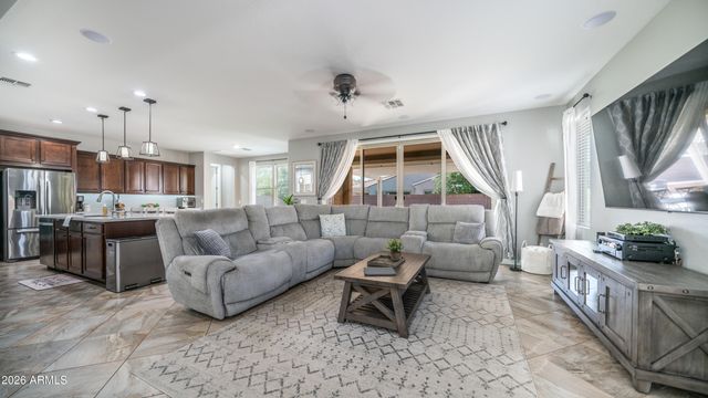 10533 E KINETIC Drive, Mesa, AZ 85212