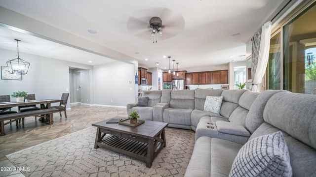 10533 E KINETIC Drive, Mesa, AZ 85212