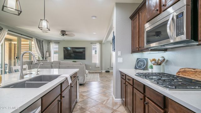 10533 E KINETIC Drive, Mesa, AZ 85212