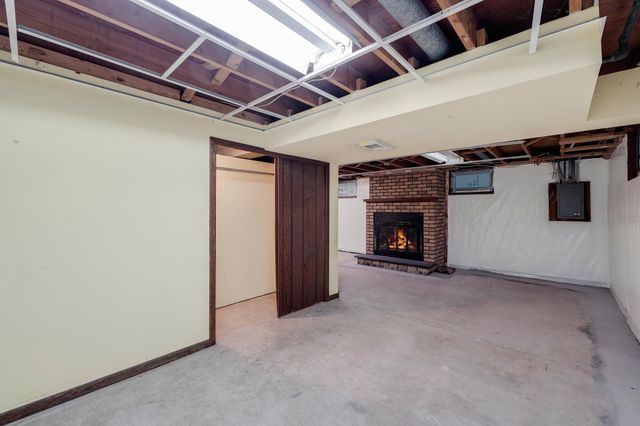 2153 Holloway Avenue E, North Saint Paul, MN 55109