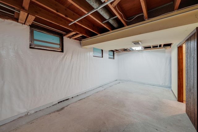 2153 Holloway Avenue E, North Saint Paul, MN 55109