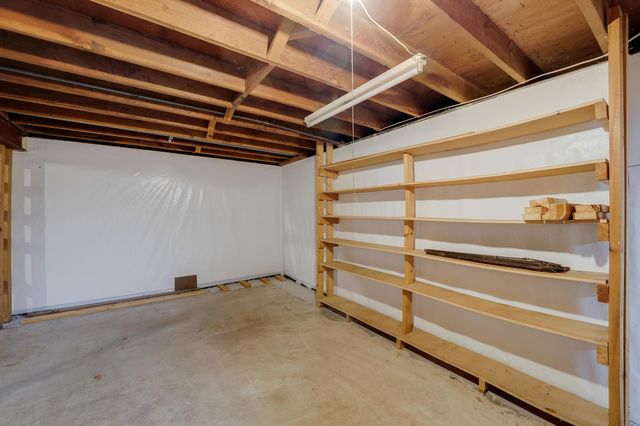 2153 Holloway Avenue E, North Saint Paul, MN 55109