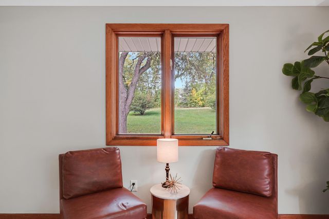 2153 Holloway Avenue E, North Saint Paul, MN 55109