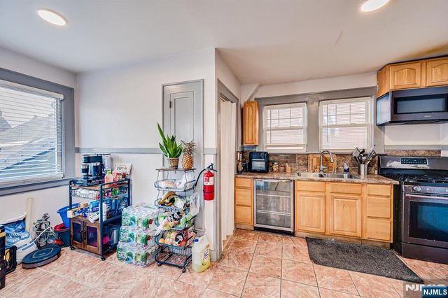 85 Hillcrest Terrace, East Orange, NJ 07018