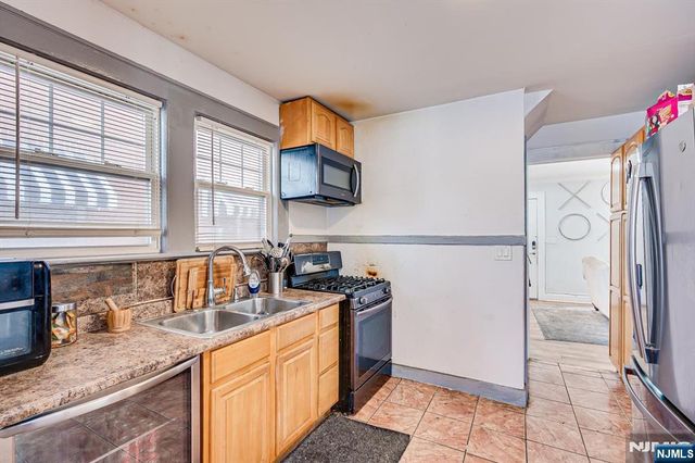 85 Hillcrest Terrace, East Orange, NJ 07018