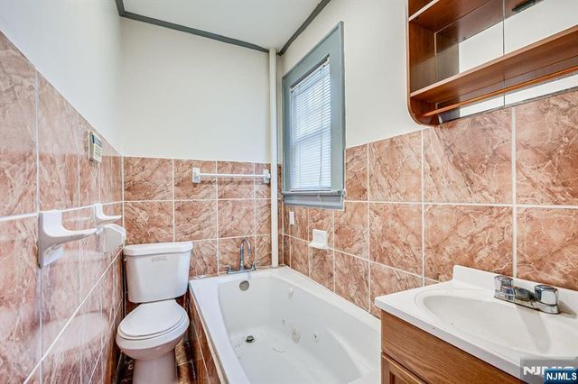 85 Hillcrest Terrace, East Orange, NJ 07018