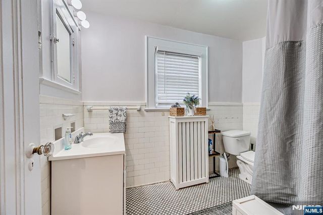 85 Hillcrest Terrace, East Orange, NJ 07018