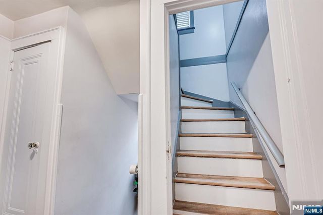 85 Hillcrest Terrace, East Orange, NJ 07018