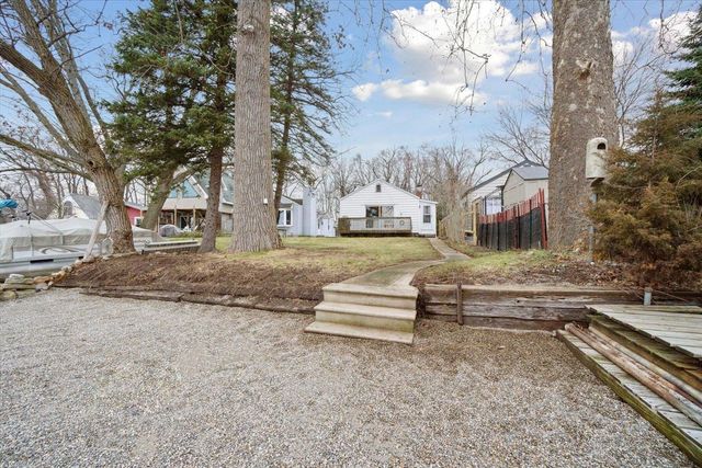 107 Studer Drive, Grass Lake, MI 49240