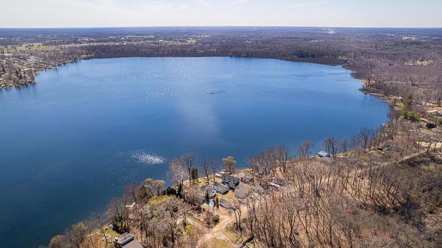 107 Studer Drive, Grass Lake, MI 49240