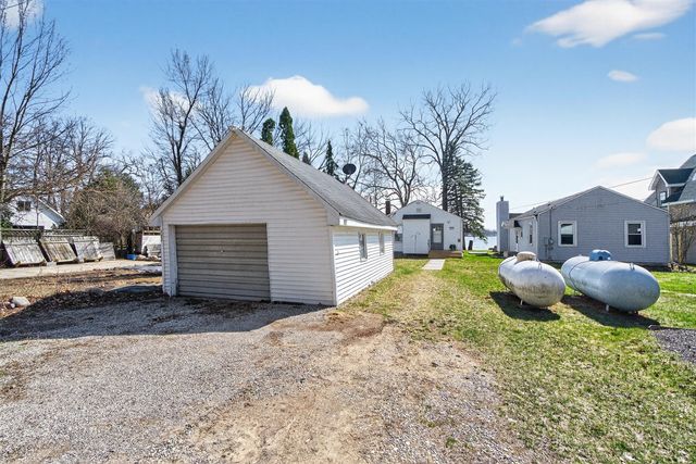 107 Studer Drive, Grass Lake, MI 49240