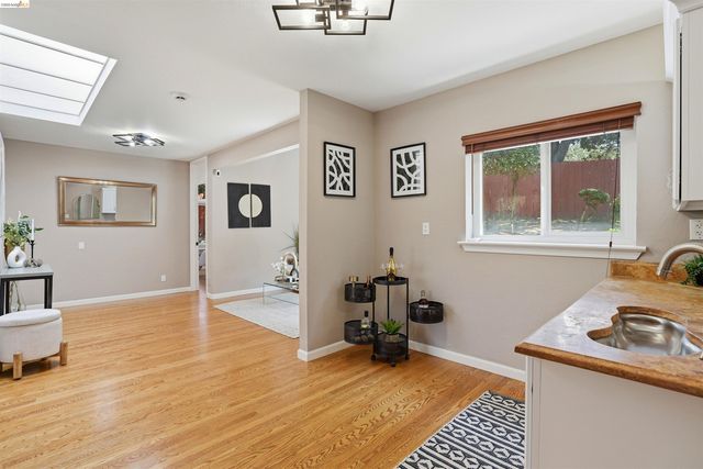 4500 Oak Hill Rd, Oakland, CA 94605