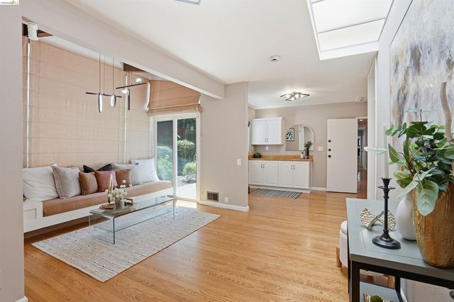 4500 Oak Hill Rd, Oakland, CA 94605