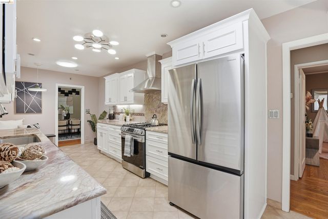 4500 Oak Hill Rd, Oakland, CA 94605