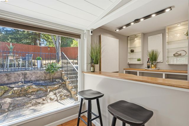 4500 Oak Hill Rd, Oakland, CA 94605