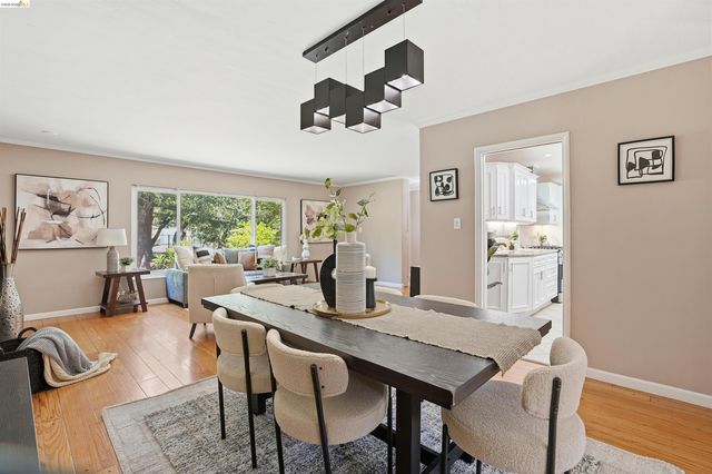 4500 Oak Hill Rd, Oakland, CA 94605