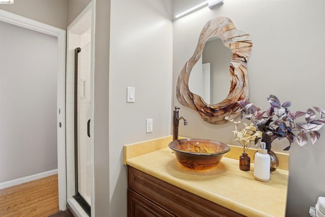4500 Oak Hill Rd, Oakland, CA 94605