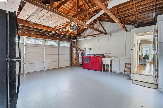 4500 Oak Hill Rd, Oakland, CA 94605