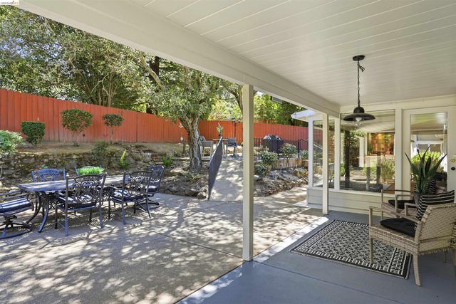 4500 Oak Hill Rd, Oakland, CA 94605