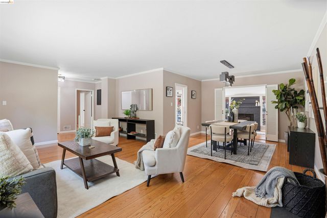 4500 Oak Hill Rd, Oakland, CA 94605