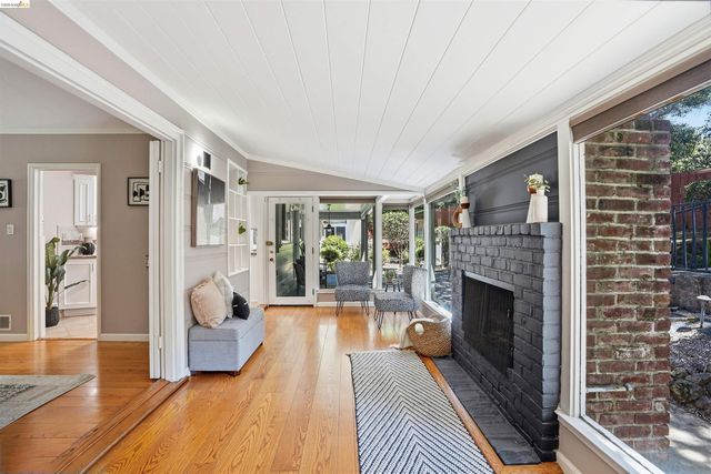 4500 Oak Hill Rd, Oakland, CA 94605