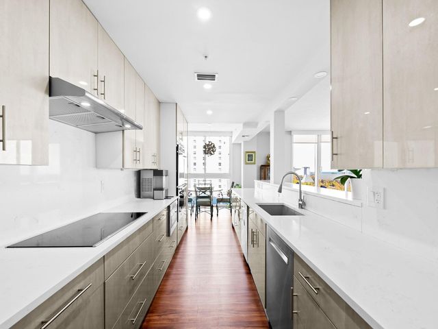 715 Bayshore Drive 904, Fort Lauderdale, FL 33304