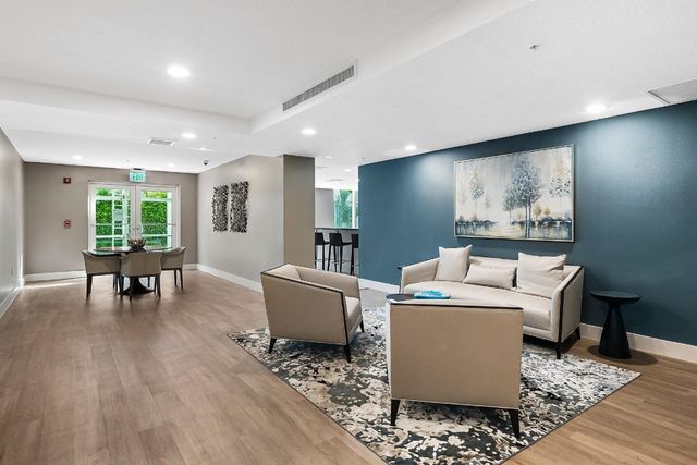 715 Bayshore Drive 904, Fort Lauderdale, FL 33304