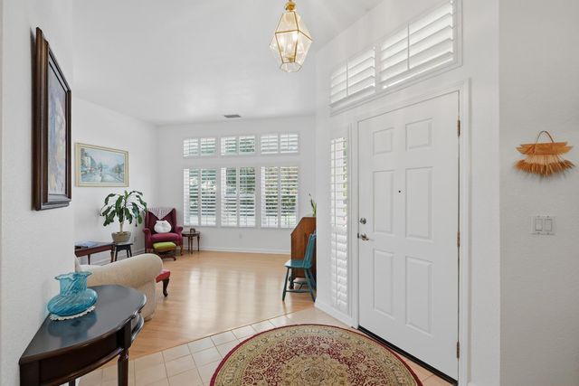 8329 Oakwood Hills Cir, Citrus Heights, CA 95610