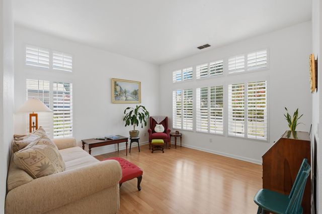 8329 Oakwood Hills Cir, Citrus Heights, CA 95610