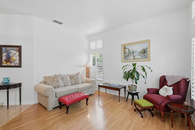 8329 Oakwood Hills Cir, Citrus Heights, CA 95610