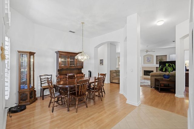8329 Oakwood Hills Cir, Citrus Heights, CA 95610