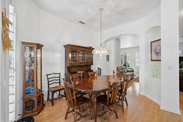8329 Oakwood Hills Cir, Citrus Heights, CA 95610
