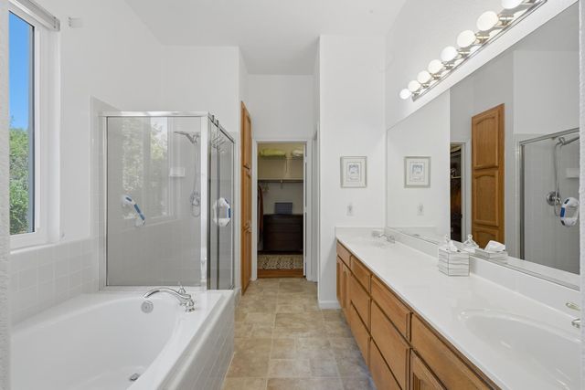 8329 Oakwood Hills Cir, Citrus Heights, CA 95610